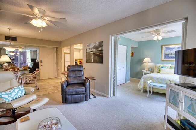 Building Photo - 519 Albee Farm Rd