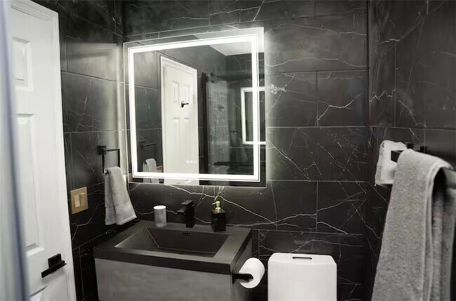 Building Photo - 144 Willow Stream Ct