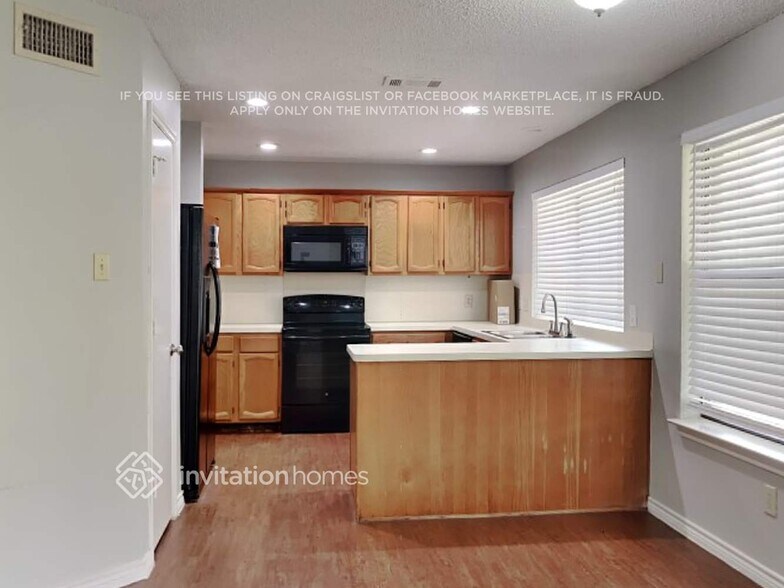 Building Photo - 2117 Cold Springs Dr