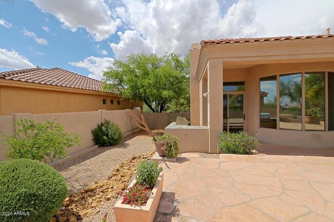 Building Photo - 9311 E Cavalry Dr