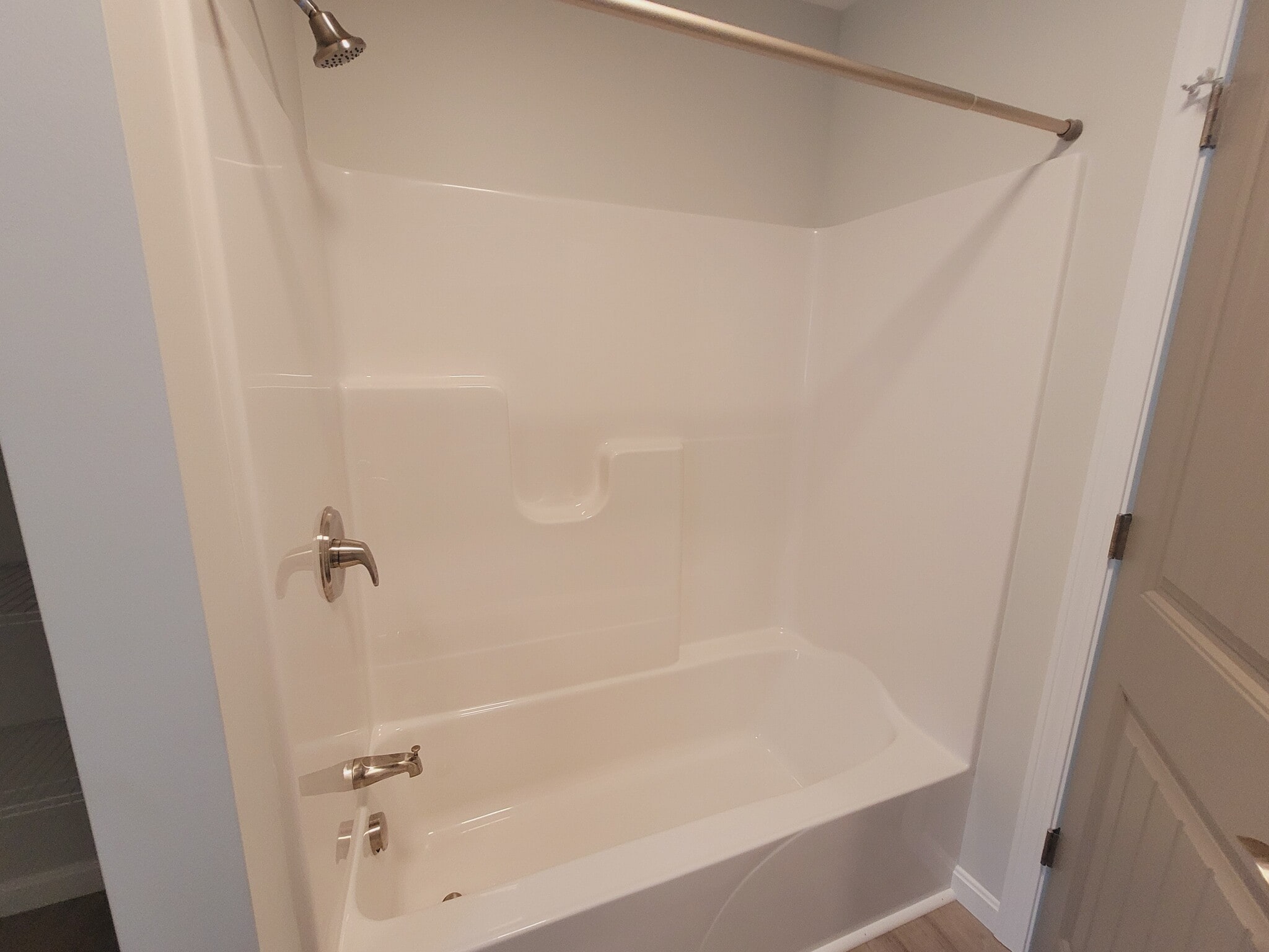 Building Photo - 8 Juniper Ln