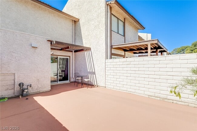 Building Photo - 5240 Janfred Ct