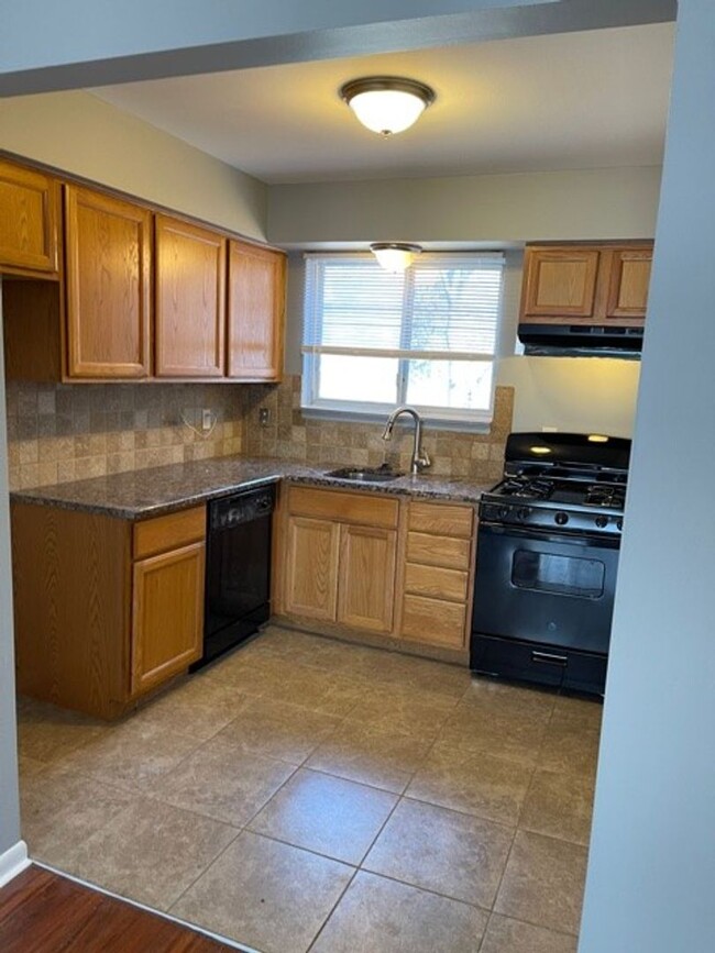 Building Photo - Downtown Rochester Condo- Heat and Water I...