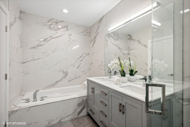 Building Photo - 4824 S Champlain Ave