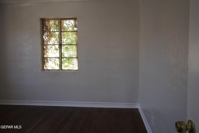 Building Photo - 3315 Sacramento Ave