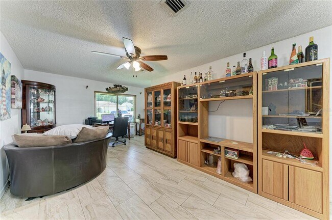 Building Photo - 1520 Sunnyhills Dr