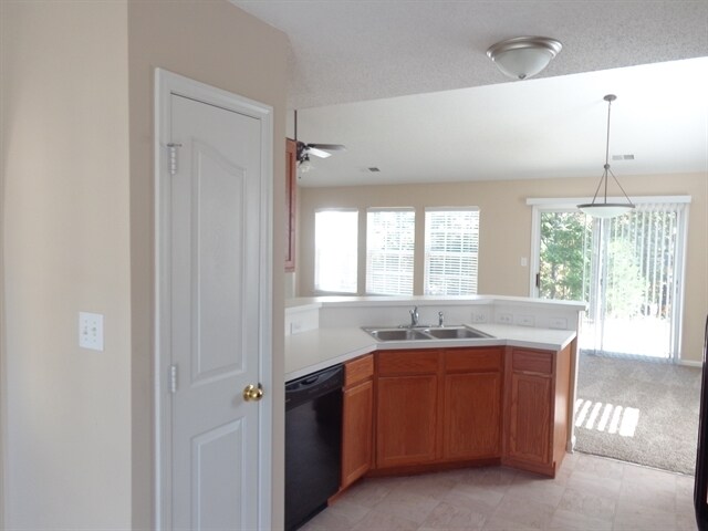 Building Photo - 2581 Governors Pointe Ct NE