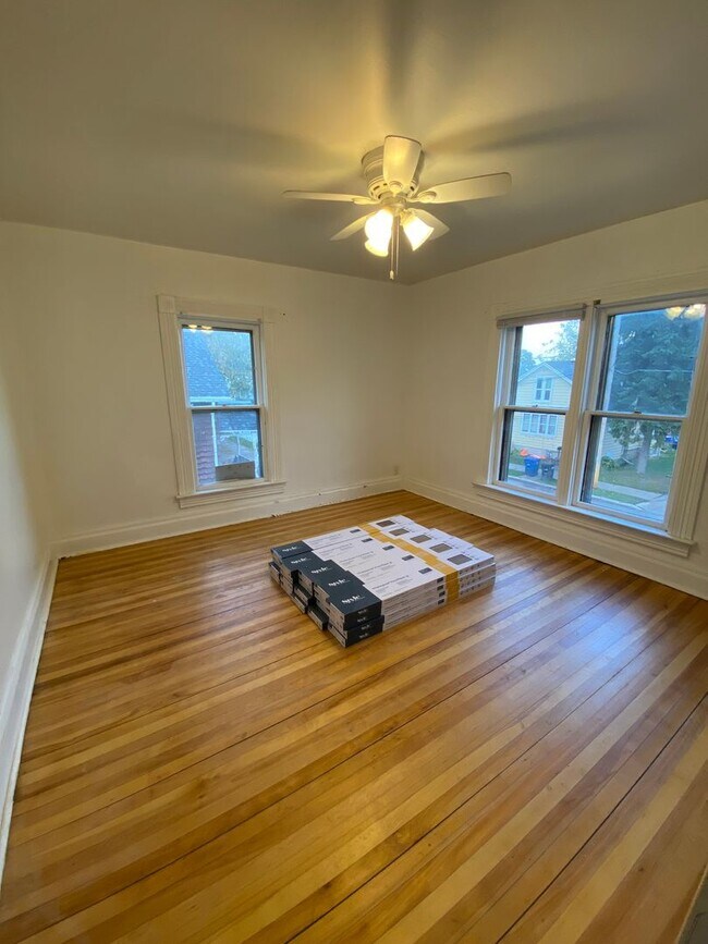 Building Photo - 677 Frederick St