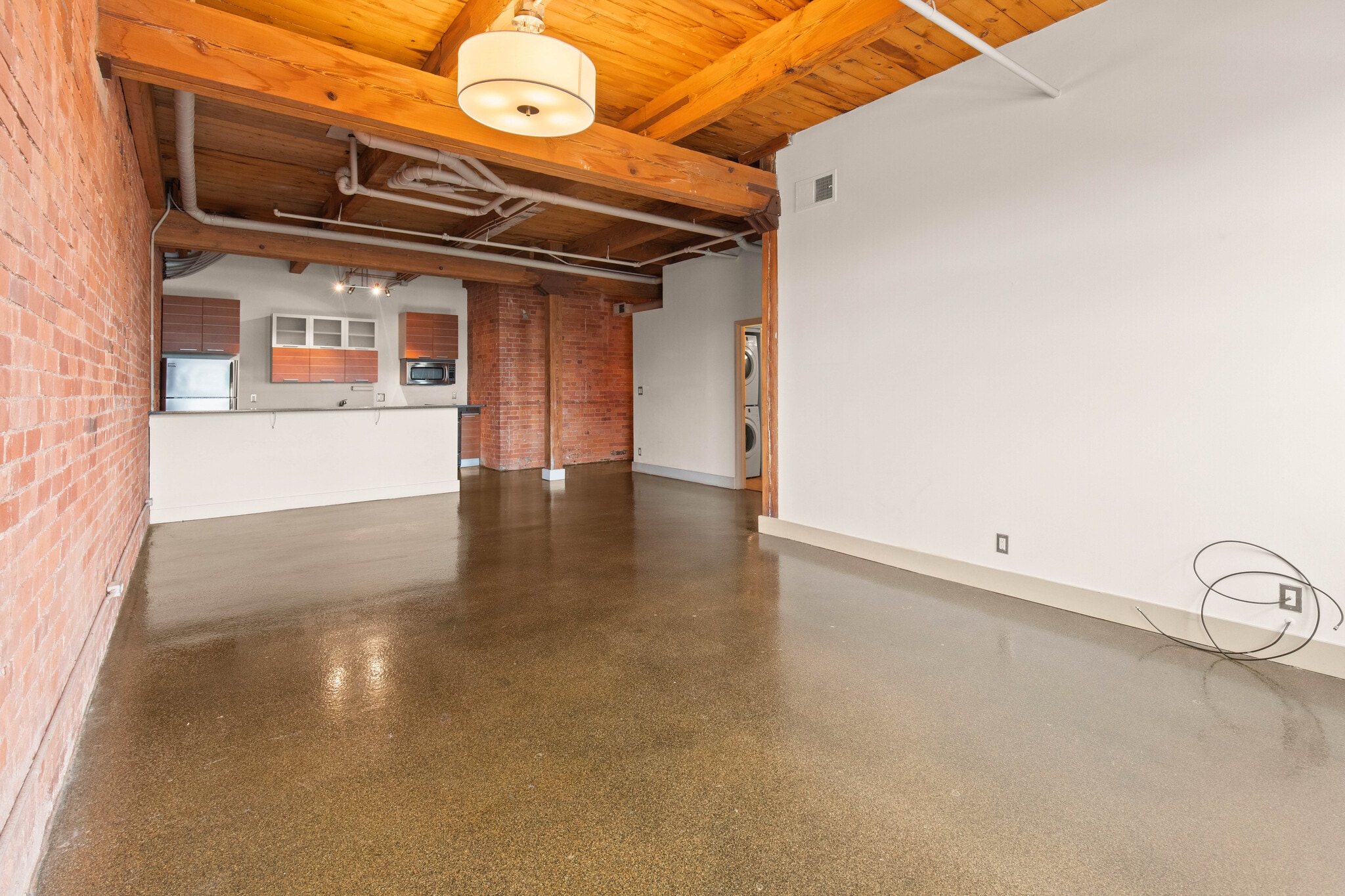 Building Photo - 6533 E Jefferson Ave