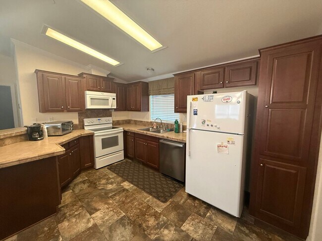 Building Photo - Spacious 3-bedroom, 2-bathroom home in the desirable College Area of San Diego