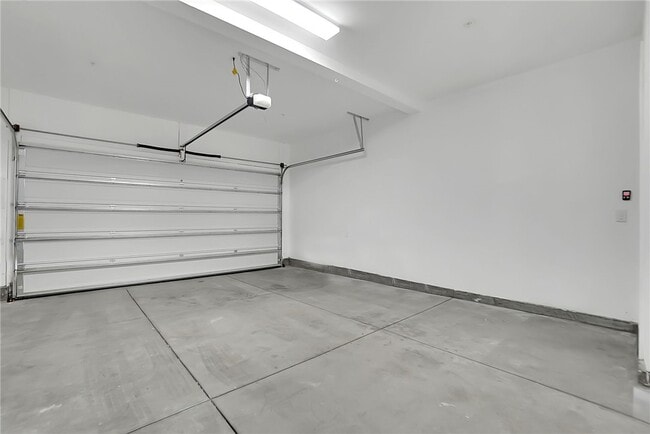 Building Photo - 20641 W Chestnut Cir