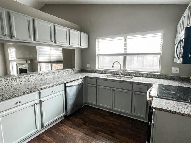 Building Photo - 2408 Country Hollow Ln