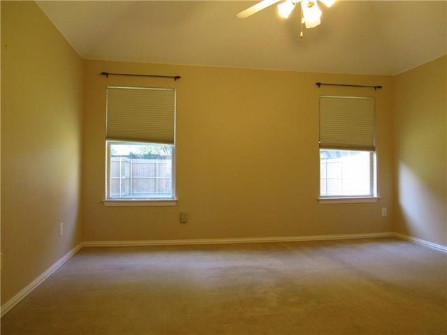 Building Photo - 1811 Lake Travis Dr
