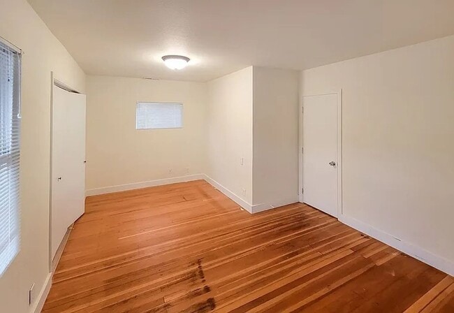 Building Photo - Adorable 2bed/1bath Auburn Home on Main St.