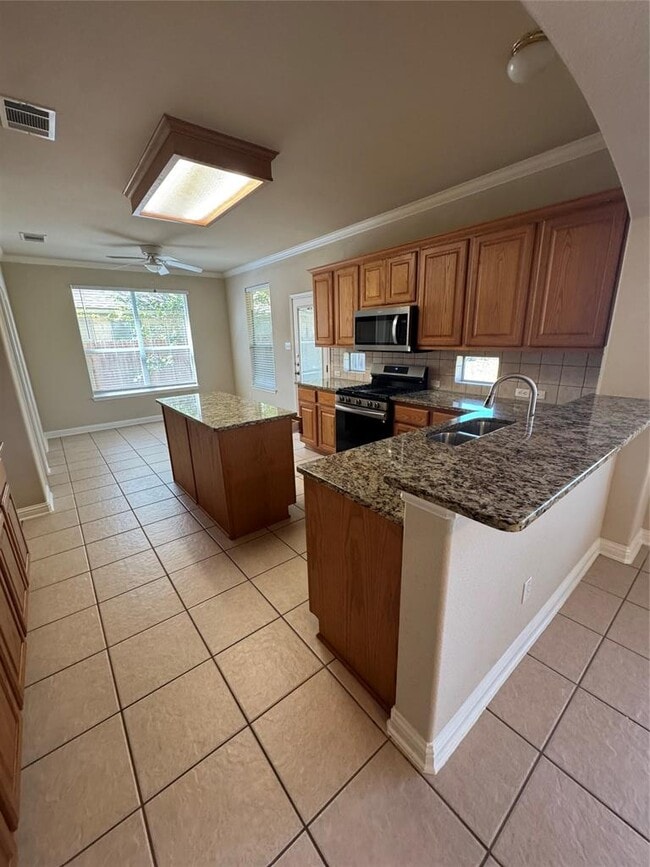 Building Photo - 2204 Voyageurs Ln