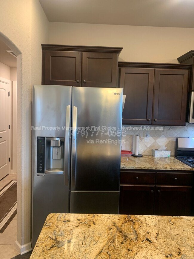 Building Photo - 1630 Abbey Ln