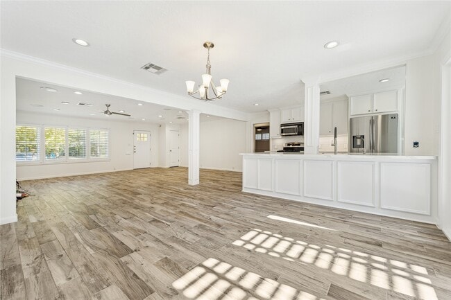 Building Photo - 3607 Deal St