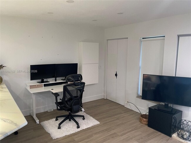 Building Photo - 1605 S US Hwy 1