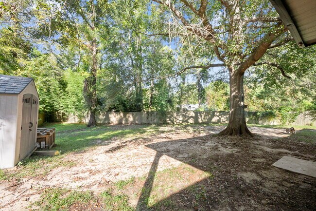 Building Photo - 23705 Walker South Rd