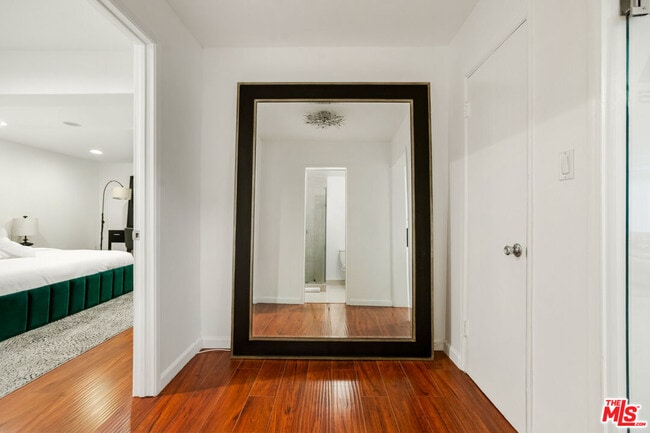 Building Photo - 917 N Curson Ave