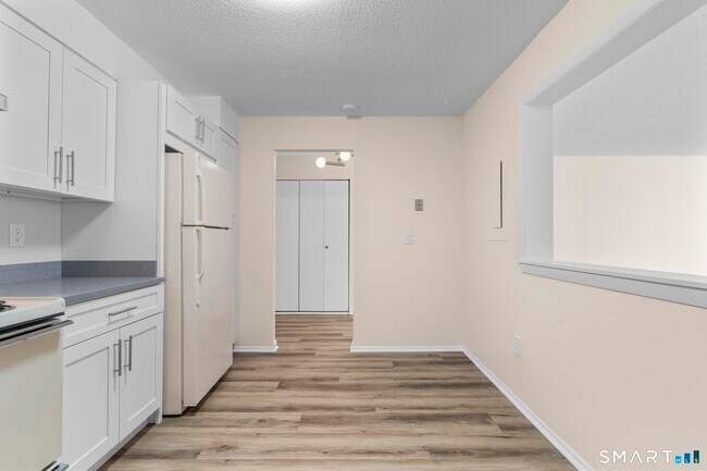 Building Photo - 1460 Elm St