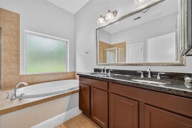 Building Photo - 7023 Sanders Hill Ln