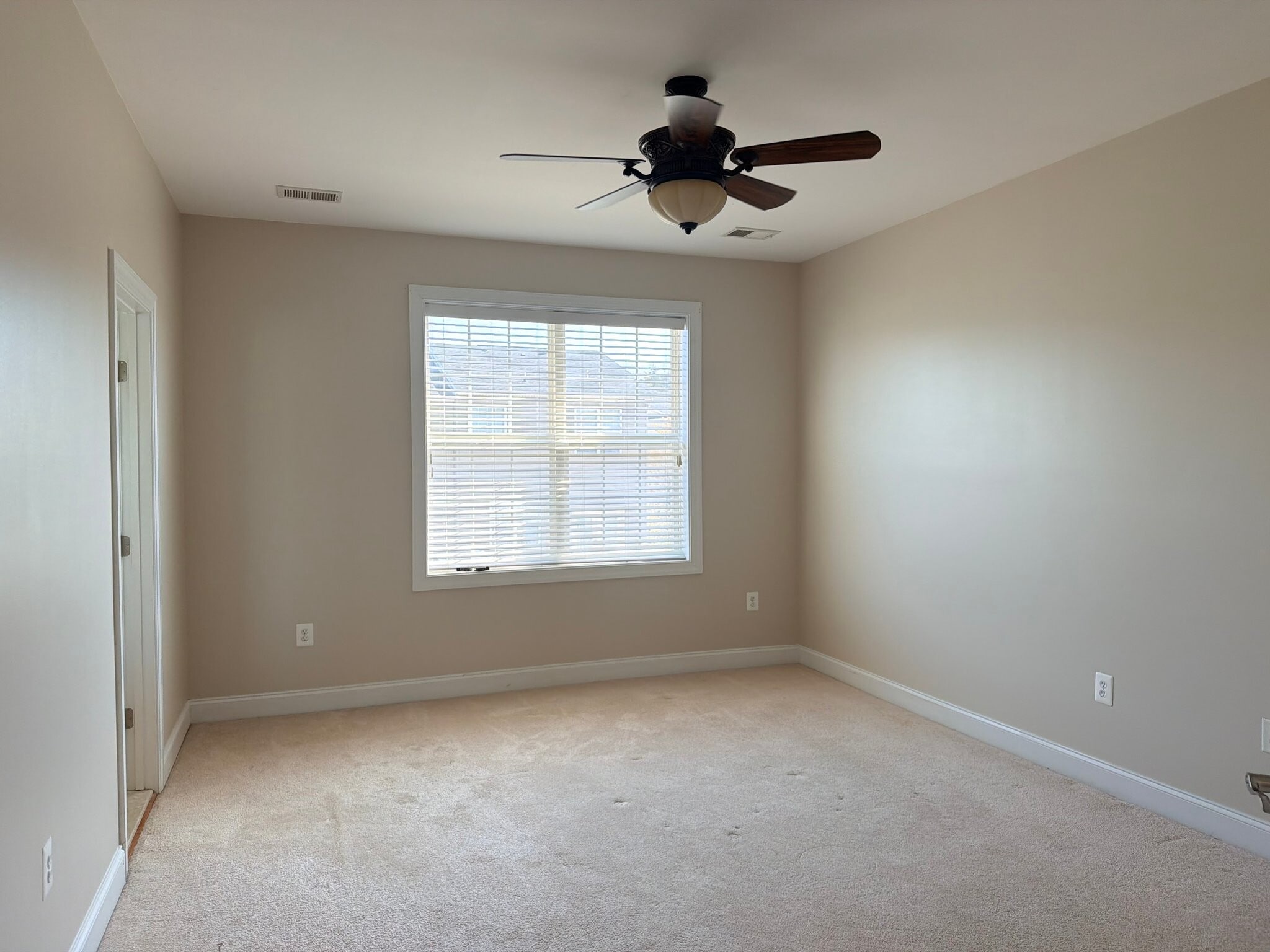 Building Photo - 15908 Mackenzie Manor Dr