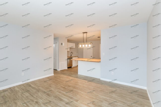 Building Photo - 9717 Loralinda Dr