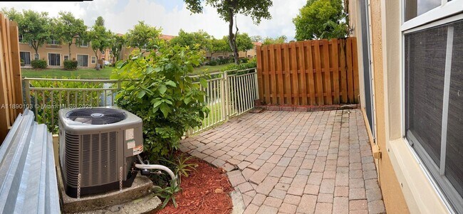 Building Photo - 4938 Leeward Ln