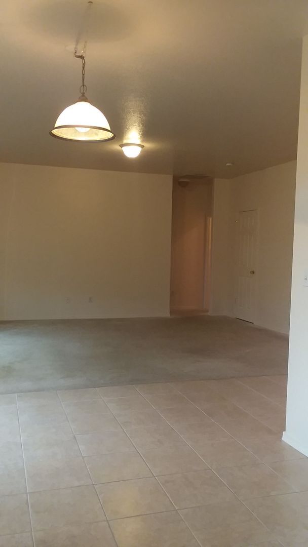 Building Photo - Beautiful Bethel-Danebo Home