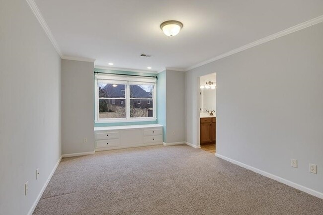 Building Photo - 10227 Matwood Oak Dr