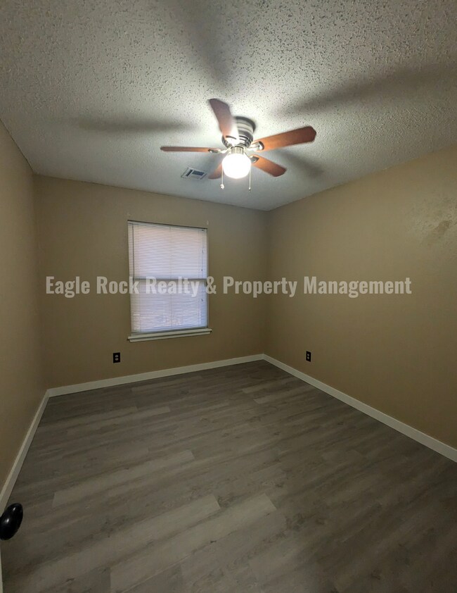 Building Photo - Tulsa House for Rent (3beds/2baths)