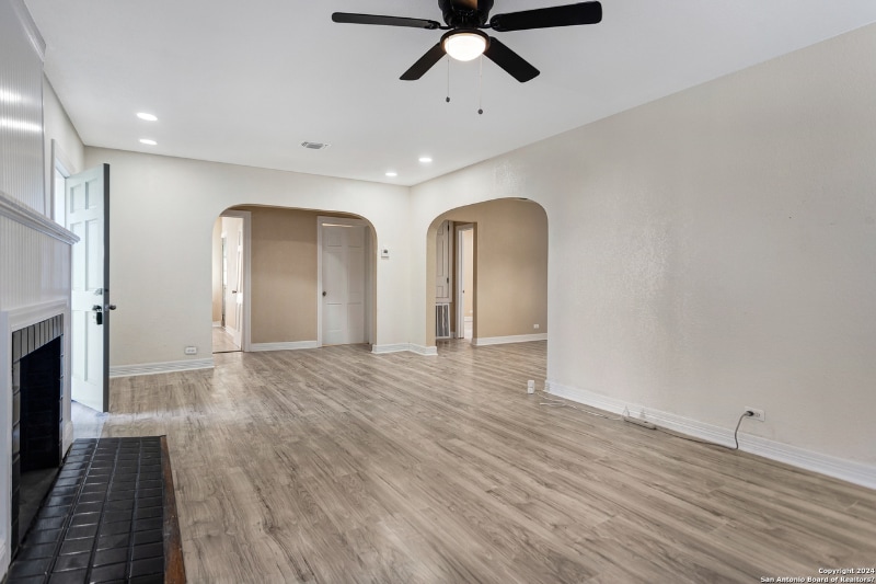 Building Photo - 2228 W Huisache Ave