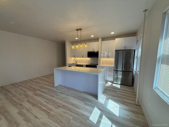 Building Photo - 35-25 190th St