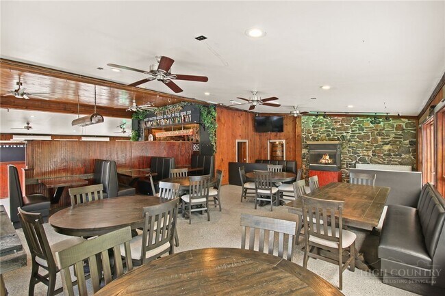 Building Photo - 1003 Beech Mountain Pkwy