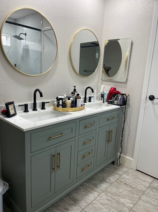 Building Photo - Gorgeous One-Story Home for rent in Euless!