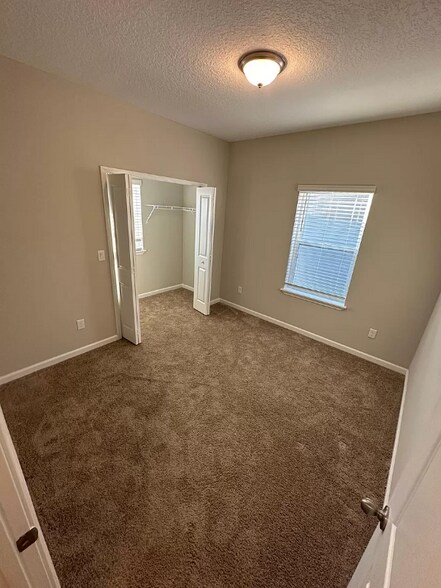 Building Photo - 96 Newton Ln