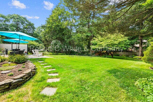 Building Photo - 24 Topstone Dr