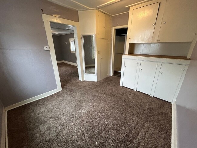 Building Photo - 1531 N Dickens St