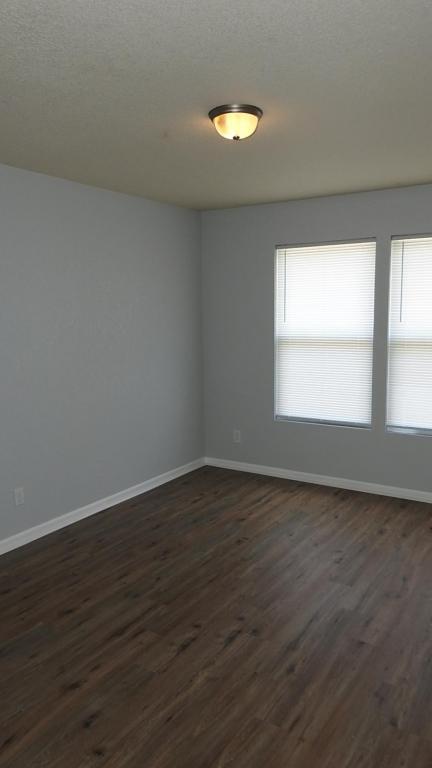 Building Photo - 620 N Hocker Ave