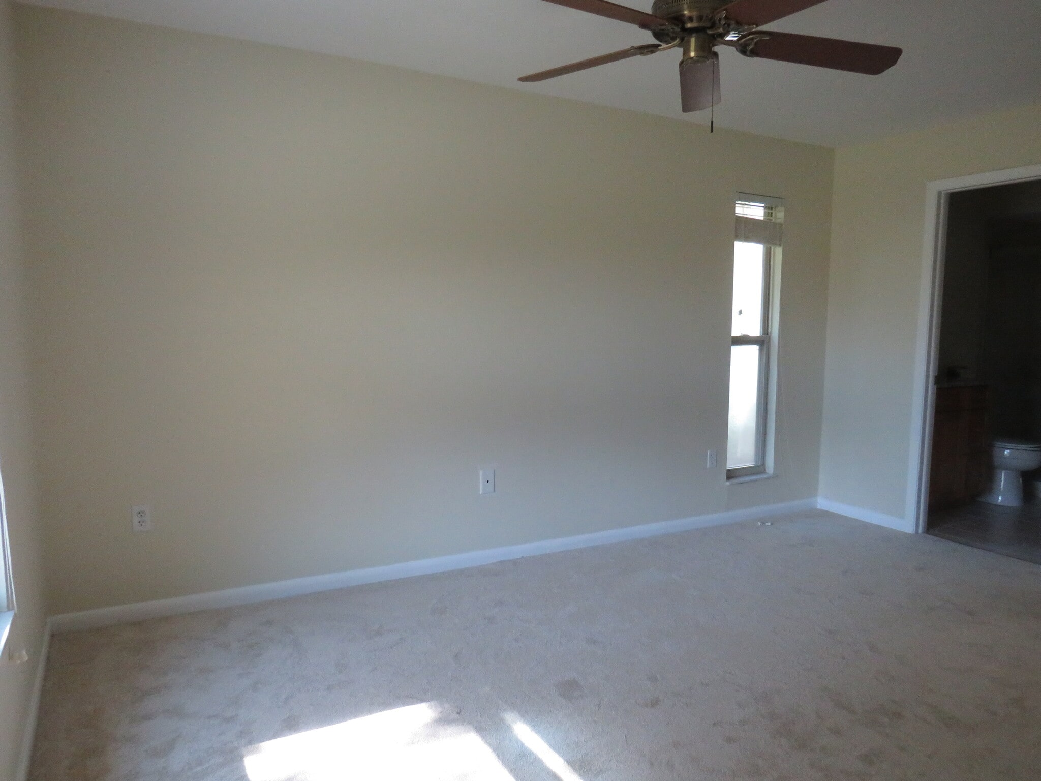 Building Photo - 251 Hidden Brook Dr