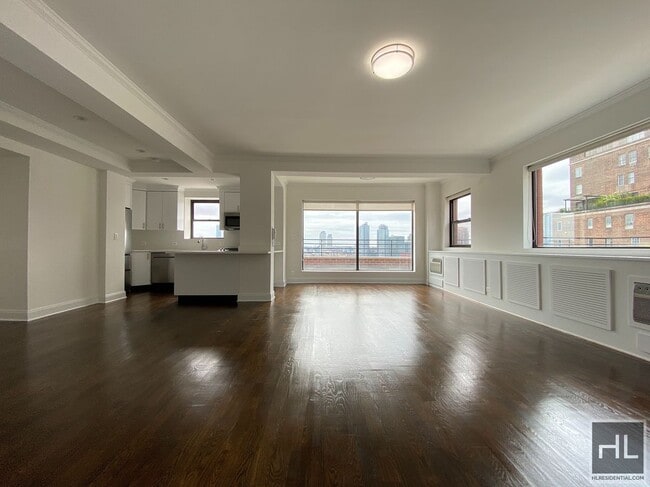 Building Photo - 20 Beekman Pl
