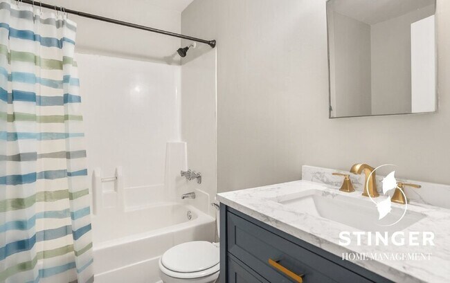 Building Photo - 31 Harding St