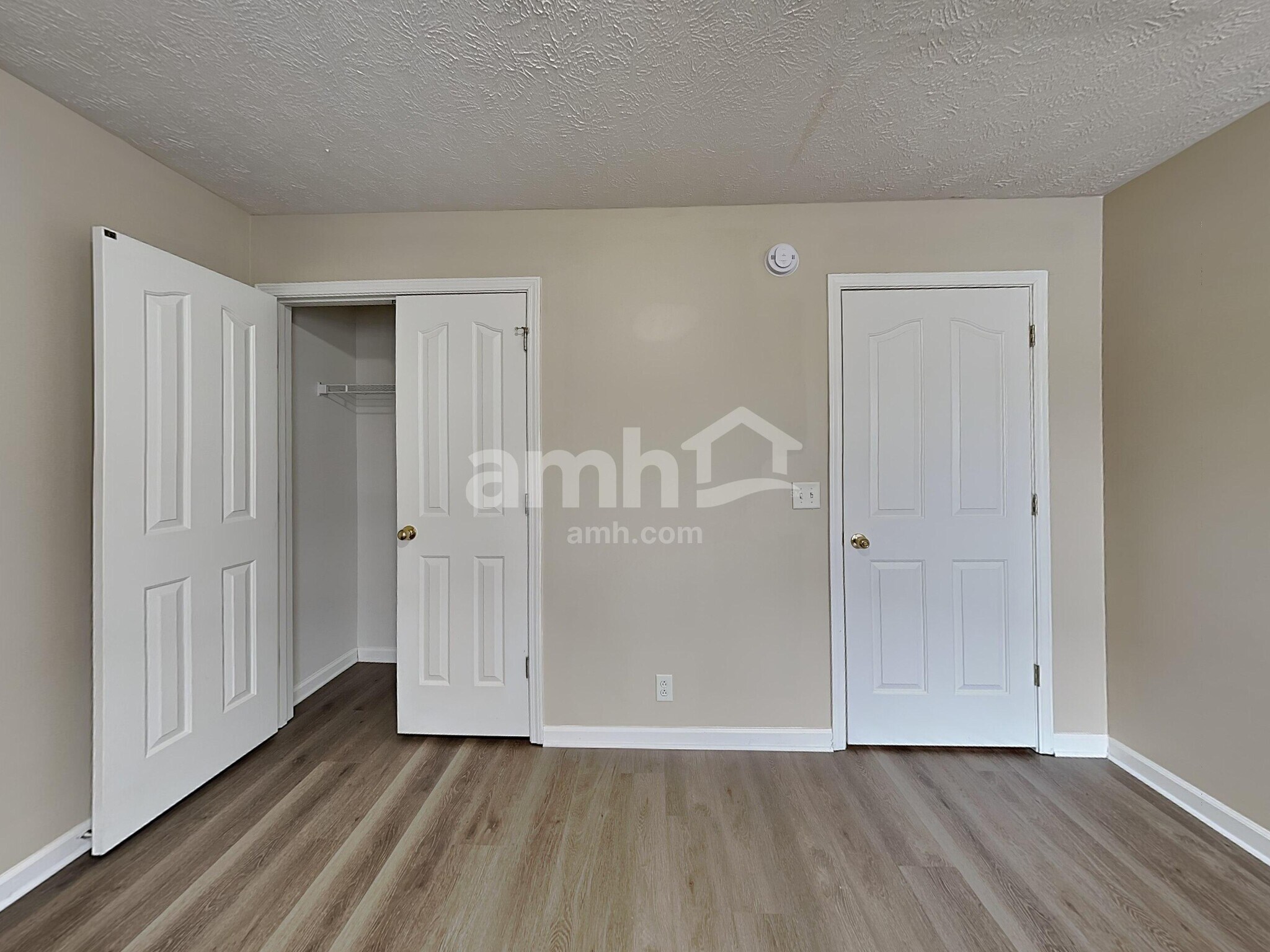 Building Photo - 1176 Saint Andrews Dr