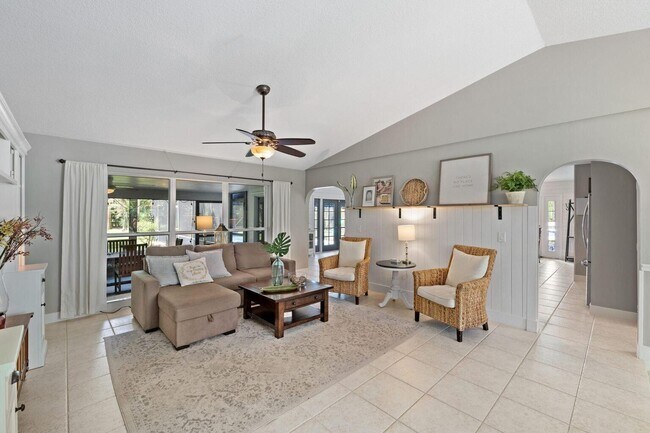 Building Photo - 14775 Stirrup Ln