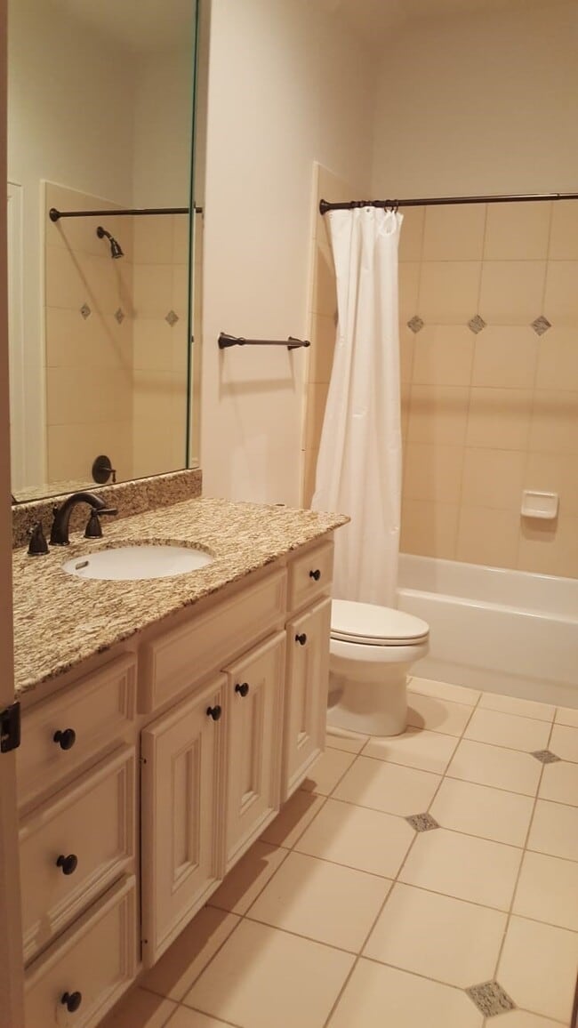 Building Photo - 4035 Lanark Ln