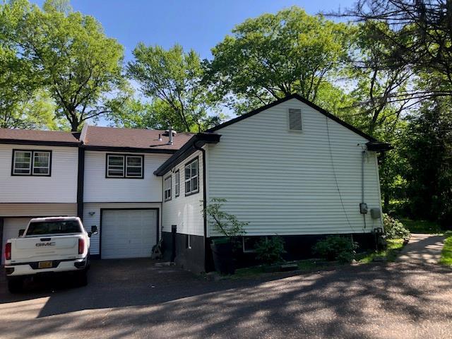 Building Photo - 141 W Clarkstown Rd