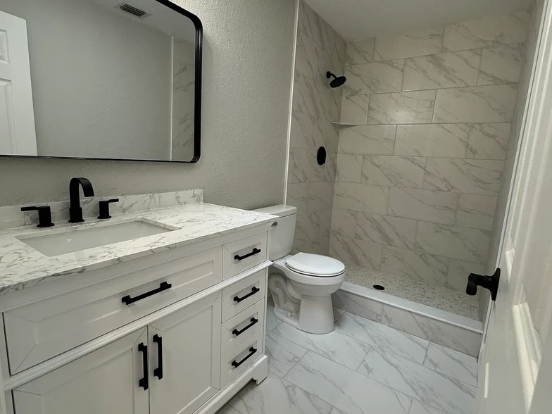 Guest Bathroom - 2125 Beecher Rd