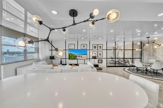 Building Photo - 250 174th St