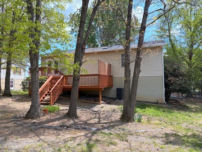 Building Photo - 111 Everette Pl